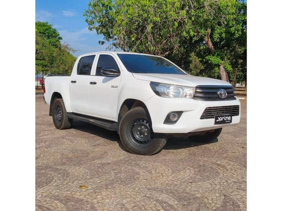 TOYOTA HILUX 2.8 STD 4X4 CD 16V DIESEL 4P MANUAL